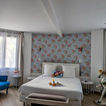 Mademoiselle Hotell 4*