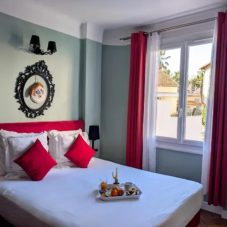 Mademoiselle Hotell 4*